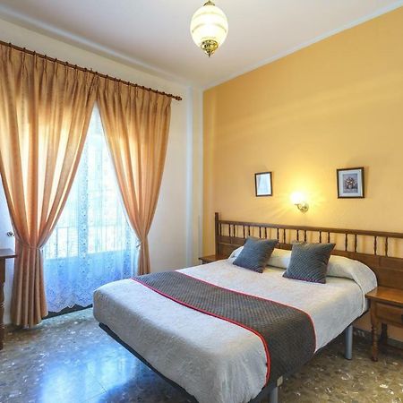 Hotel Restaurante Moya Монестерио Экстерьер фото