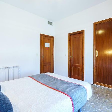 Hotel Restaurante Moya Монестерио Экстерьер фото